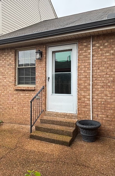 4001 Anderson Road, Unit C115 Nashville, TN 37217 - Photo 16 of 19 a view of a house with a large window