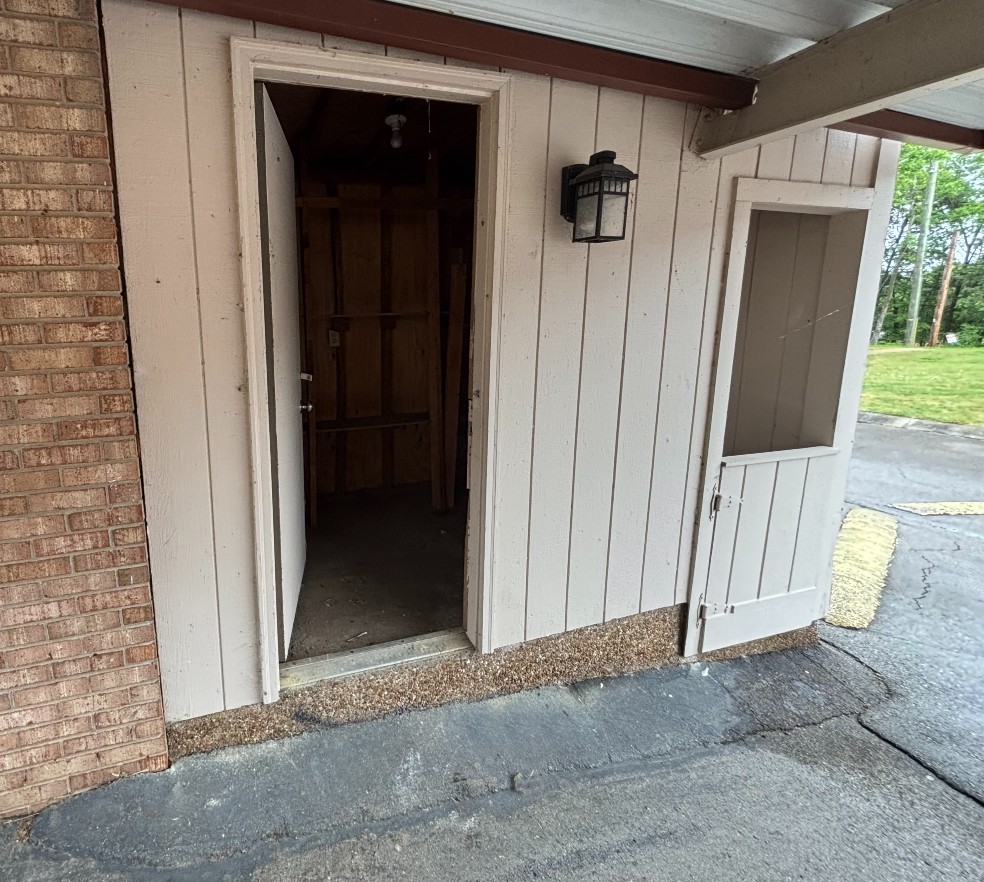 4001 Anderson Road, Unit C115 Nashville, TN 37217 - Photo 17 of 19 a view of an entryway