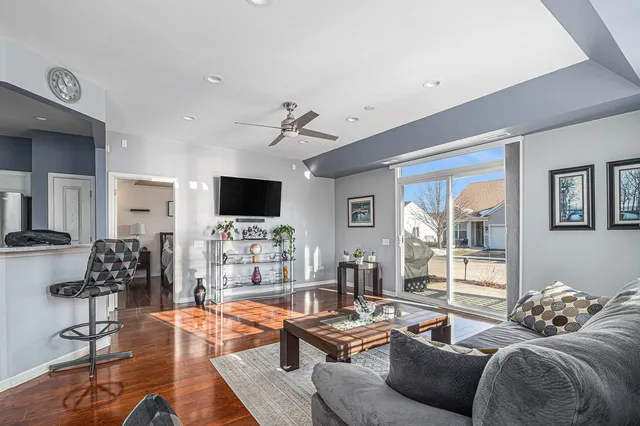 $299,999 | 14020 Moraine Hills Drive, Huntley, IL 60142