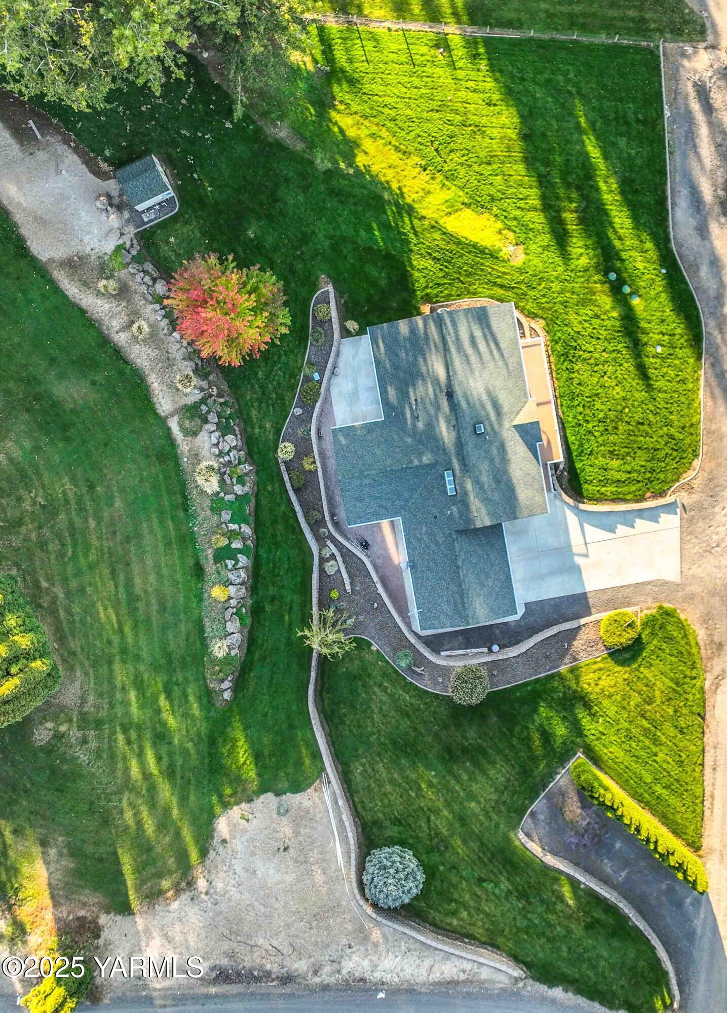 320 Westridge Road Selah, WA 98942 - Photo 13 of 53 an aerial view of a highlighted house