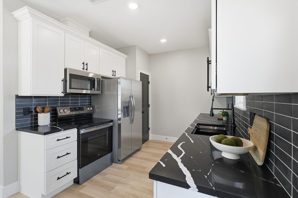 4723 Mallow Street, Unit B Houston, TX 77033 - Photo 13 of 27