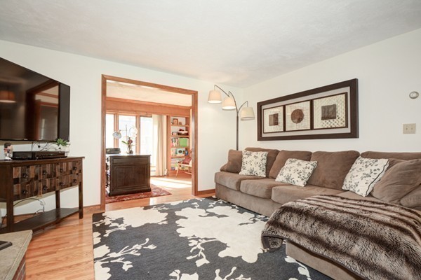 117 Barry Road Worcester, MA 01609 - Photo 11 of 27 Gallery Image 11