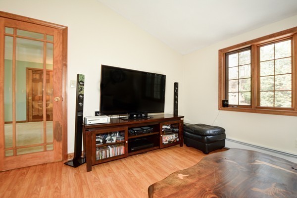 117 Barry Road Worcester, MA 01609 - Photo 17 of 27 Gallery Image 17