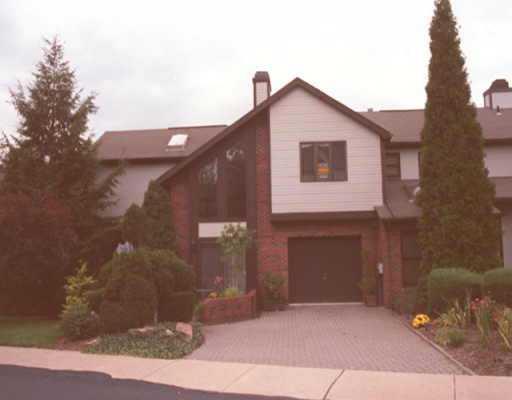 144 Spring Run Drive, Unit 1 Monroeville, PA 15146 - Photo 1 of 1 Gallery Image 1