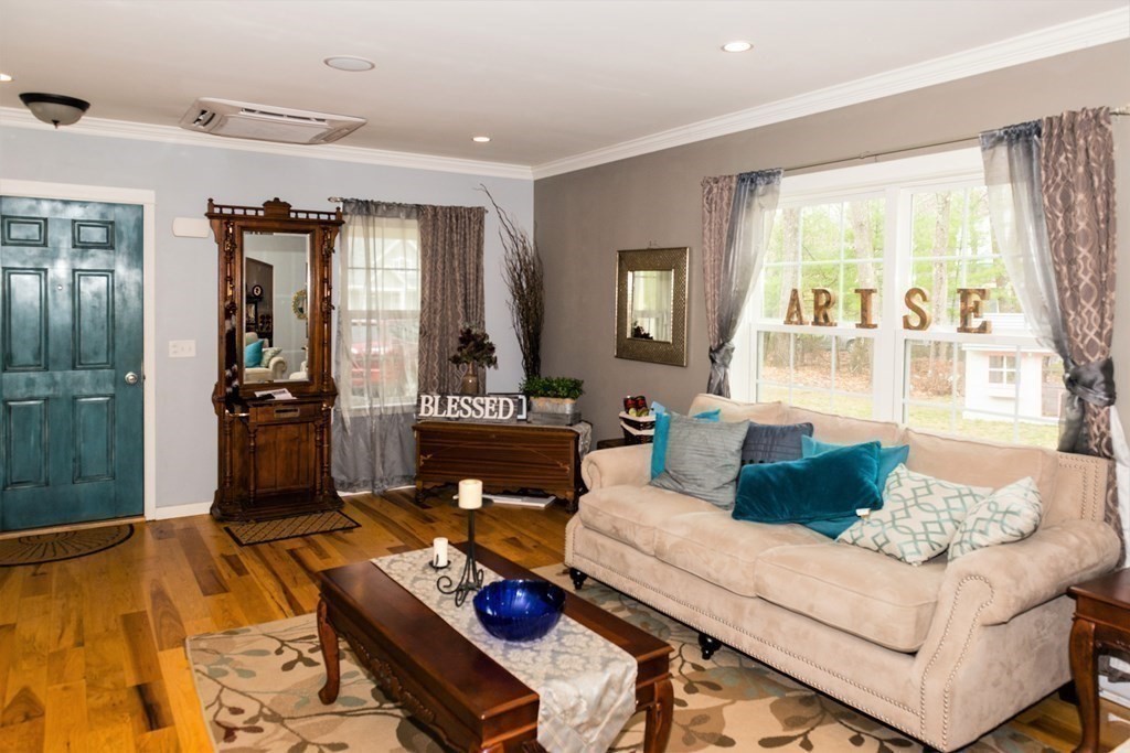 244 Gates Pond Road Berlin, MA 01503 - Photo 5 of 42