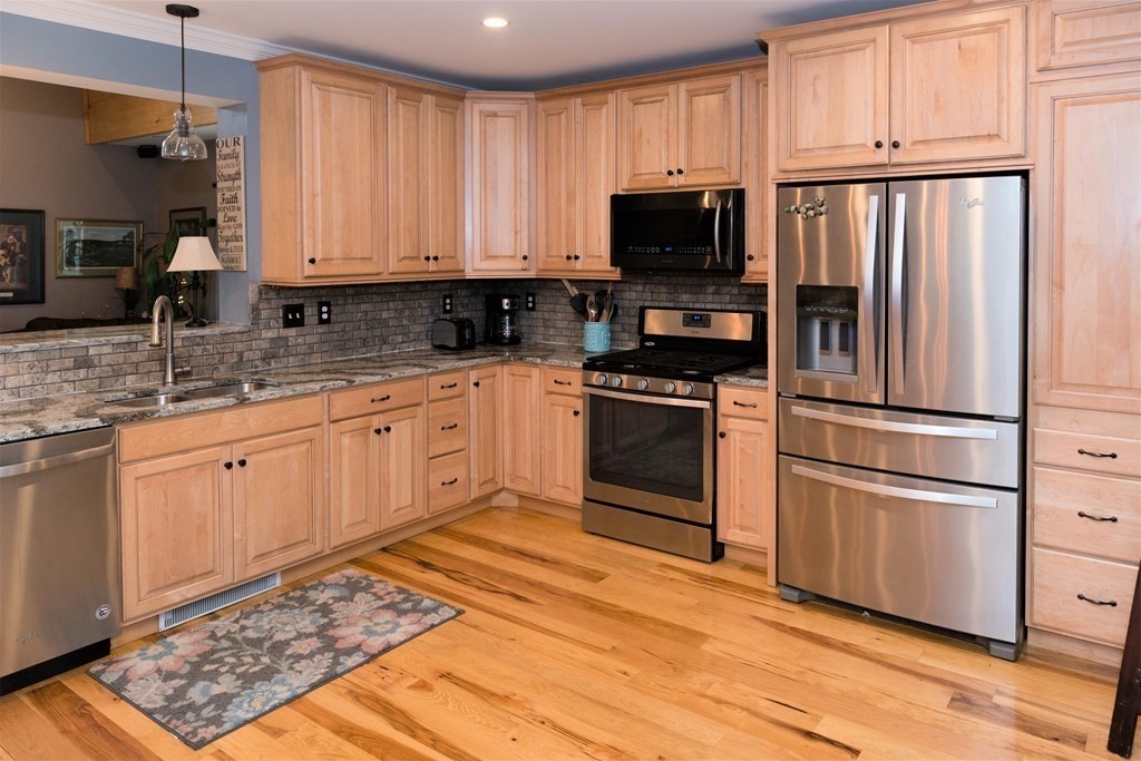 244 Gates Pond Road Berlin, MA 01503 - Photo 7 of 42