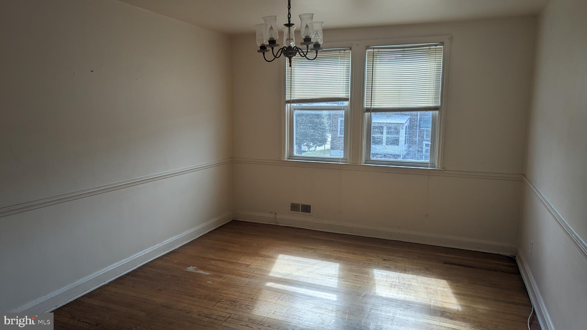 1547 Kennewick Road Baltimore, MD 21218 - Photo 6 of 20 Dinning Room