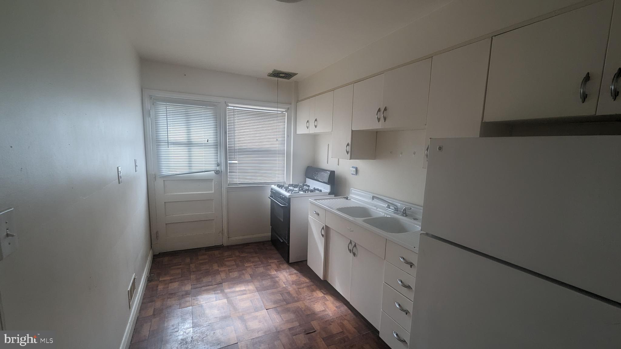 1547 Kennewick Road Baltimore, MD 21218 - Photo 7 of 20 Main Kitchen