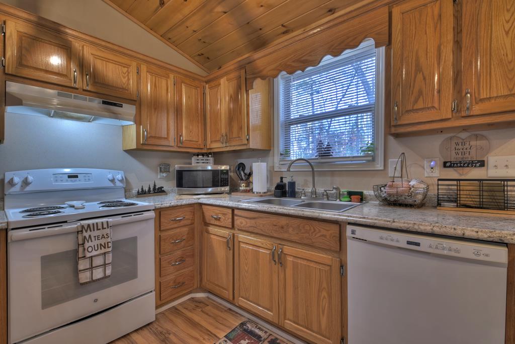 729 Matrix Lane Ellijay, GA 30540 - Photo 7 of 38