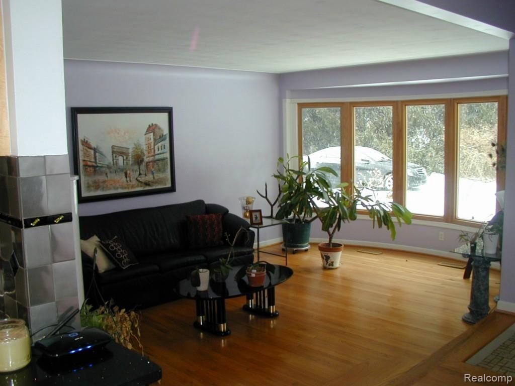 3343 East Clarkston Road Oakland, MI 48363 - Photo 9 of 15 011.jpg