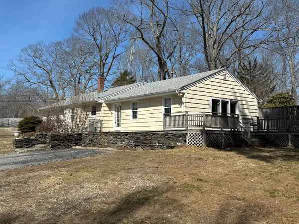 $599,000 | 10 Shore View Drive, Yarmouth, ME 04096