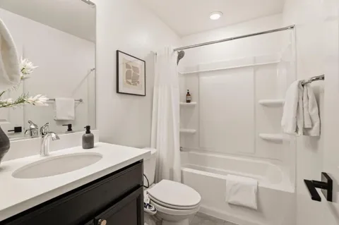 $1,070,000 | 6816 Vector Court, San Jose, CA 95119