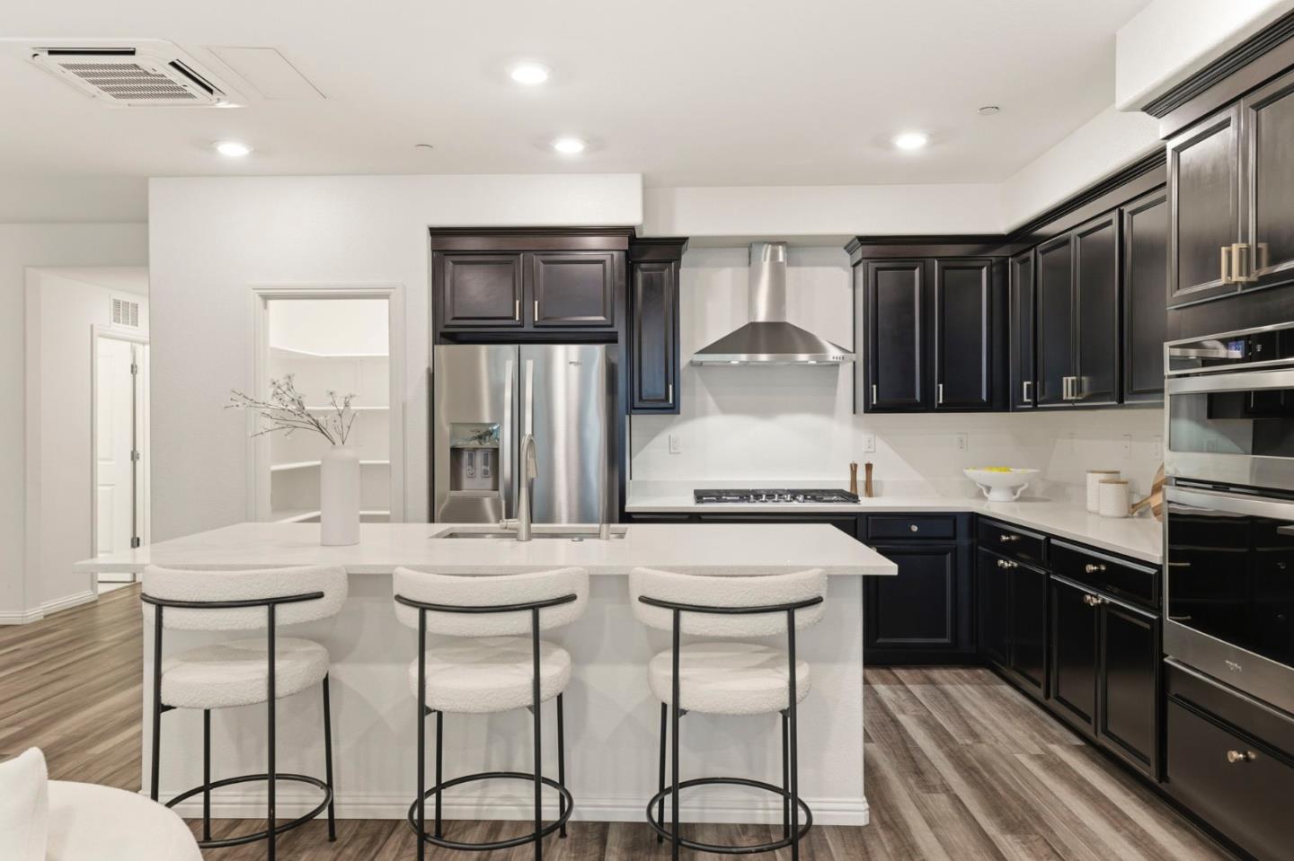 6816 Vector Court San Jose, CA 95119 - Photo 5 of 53