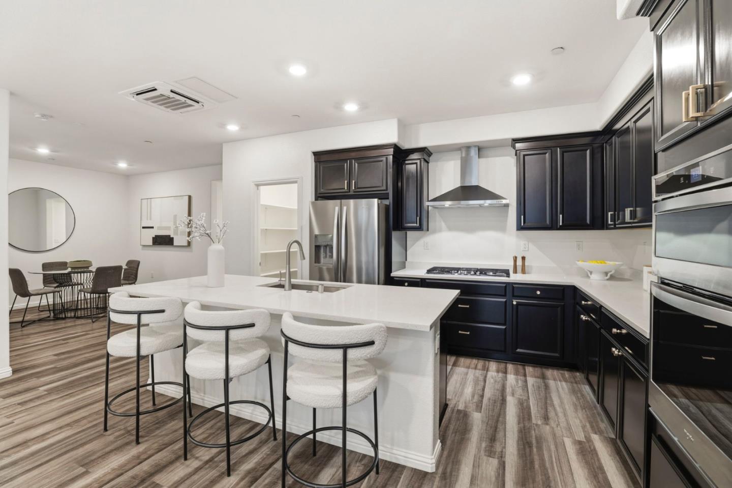 6816 Vector Court San Jose, CA 95119 - Photo 6 of 53