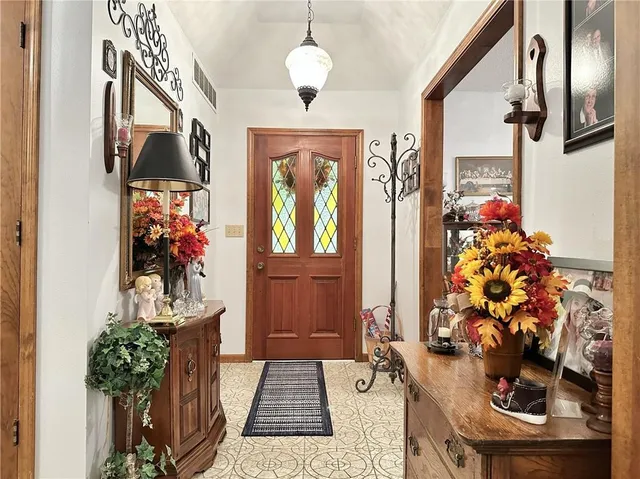 $329,900 | 904 Lake Manor Drive, Trenton, MO 64683