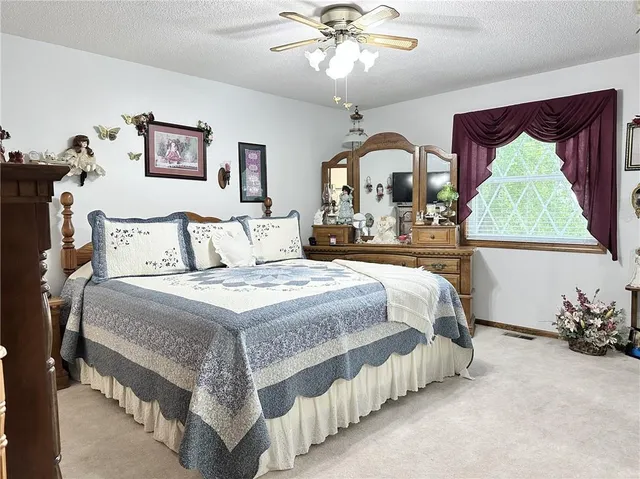 $329,900 | 904 Lake Manor Drive, Trenton, MO 64683