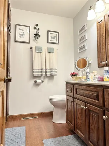 $329,900 | 904 Lake Manor Drive, Trenton, MO 64683