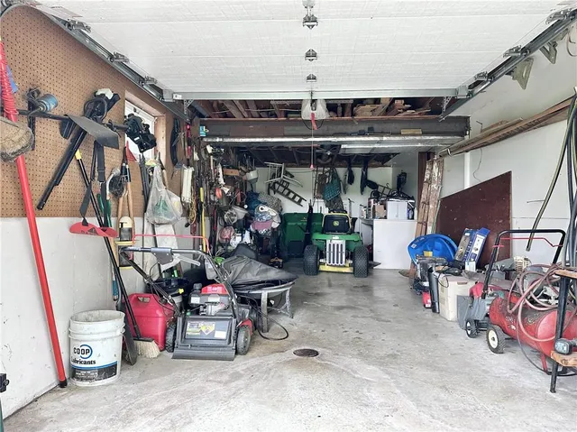 $329,900 | 904 Lake Manor Drive, Trenton, MO 64683