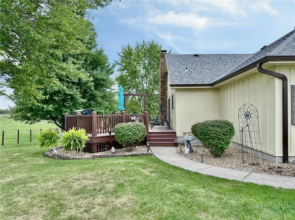 $315,000 | 904 Lake Manor Drive, Trenton, MO 64683