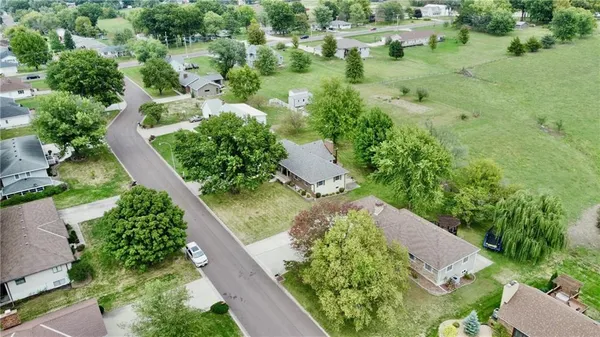 $315,000 | 904 Lake Manor Drive, Trenton, MO 64683