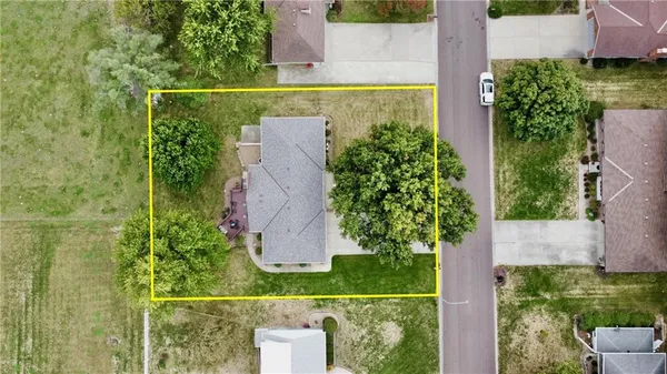 $315,000 | 904 Lake Manor Drive, Trenton, MO 64683