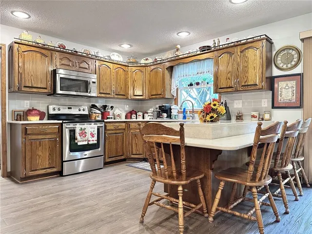 $329,900 | 904 Lake Manor Drive, Trenton, MO 64683