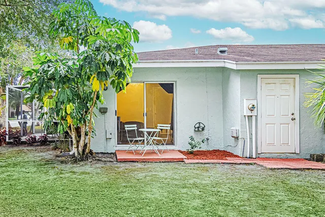 $2,500 | 7650 Meed Circle, Lake Worth, FL 33467