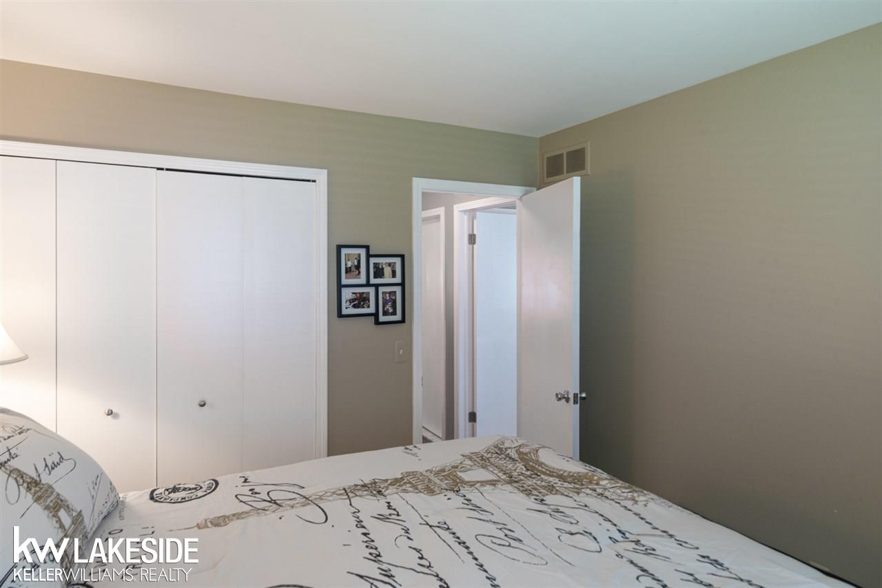 15178 Raphael Terrace Warren, MI 48088 - Photo 14 of 22 50014931-13.JPG