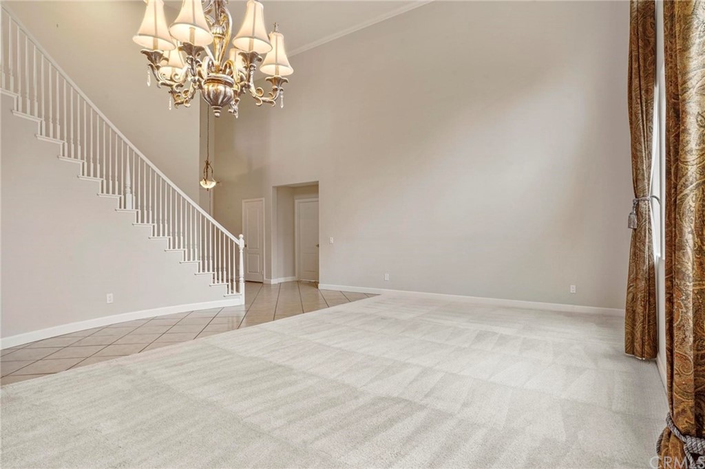 569 Inverlochy Drive Fallbrook, CA 92028 - Photo 5 of 36 a view of entryway