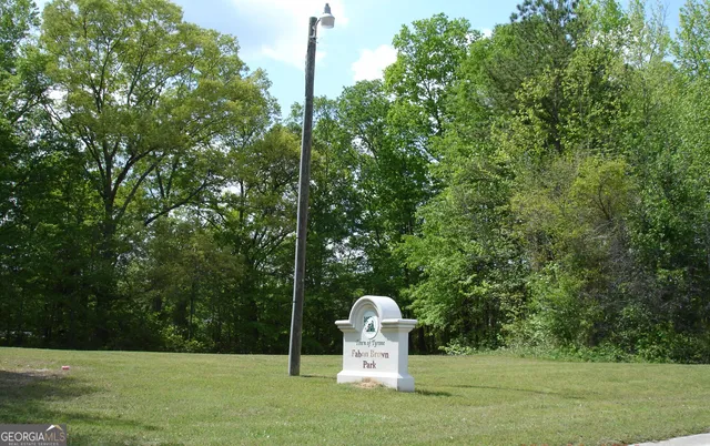 a view of a outdoor space and a lake view