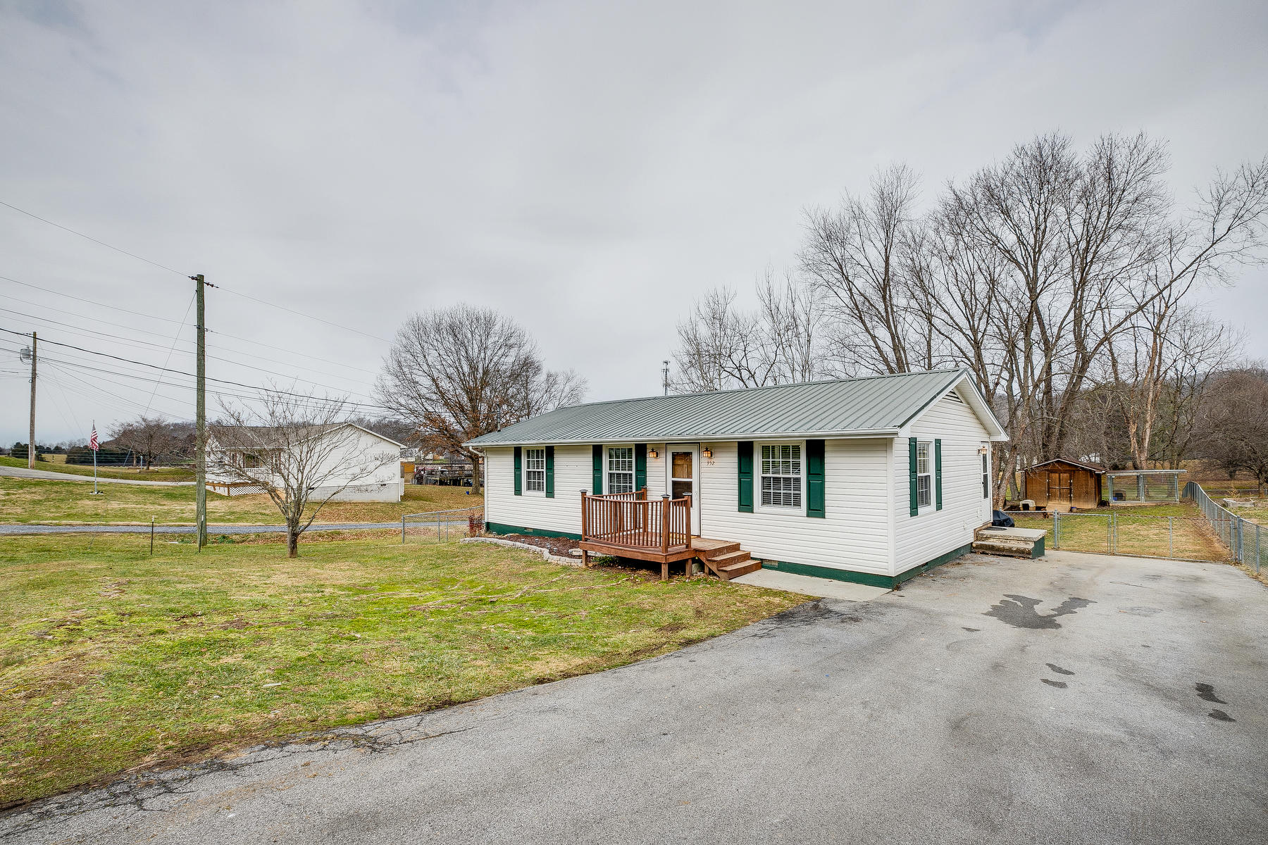 352 Rutledge Street Bristol, TN 37620 - Photo 2 of 28 002 (2)
