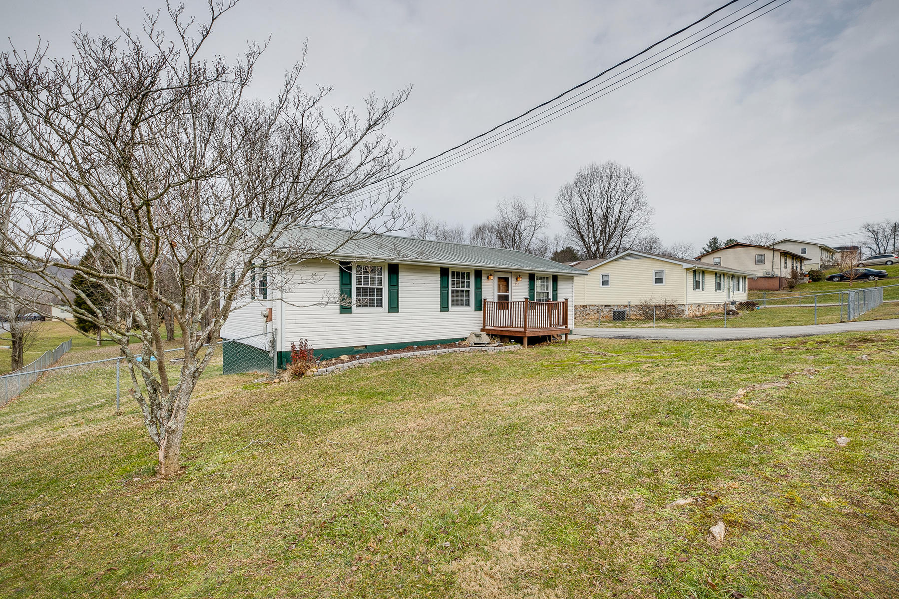 352 Rutledge Street Bristol, TN 37620 - Photo 3 of 28 003 (4)