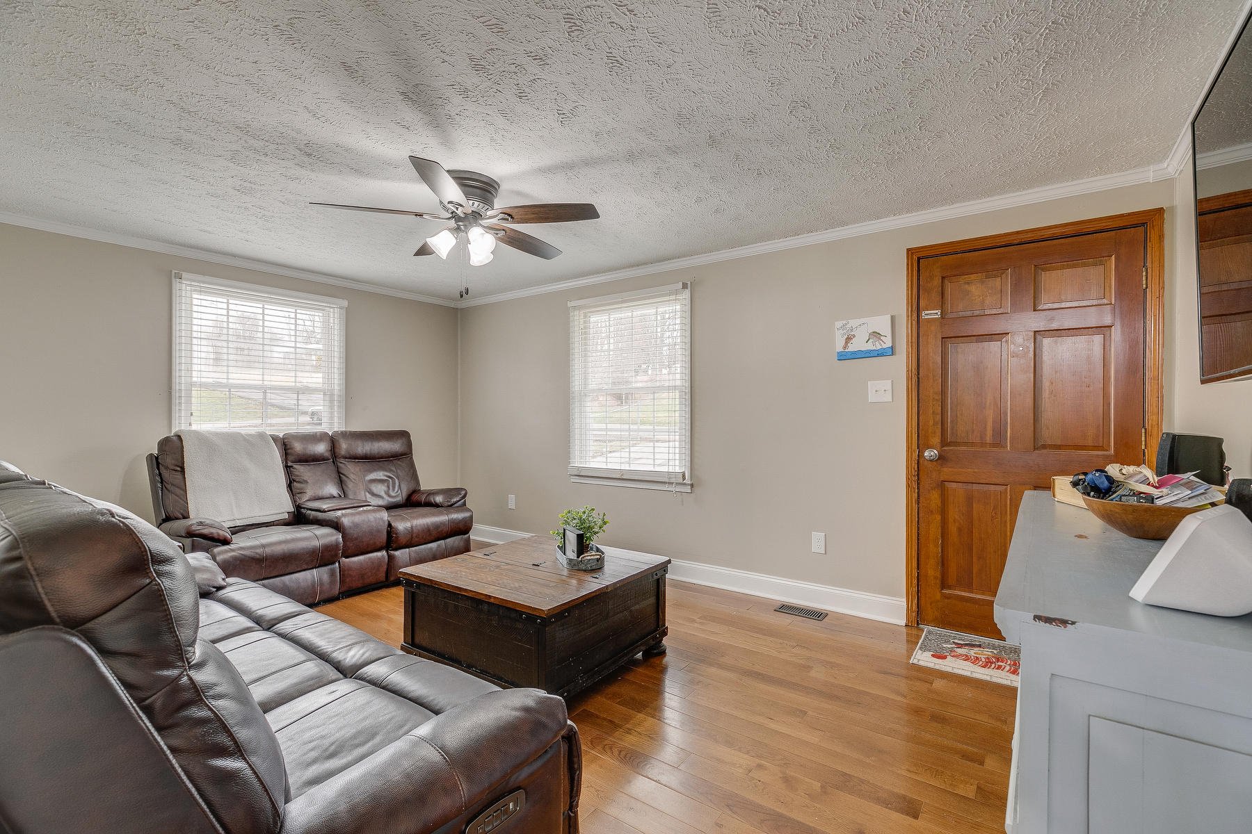 352 Rutledge Street Bristol, TN 37620 - Photo 6 of 28 006