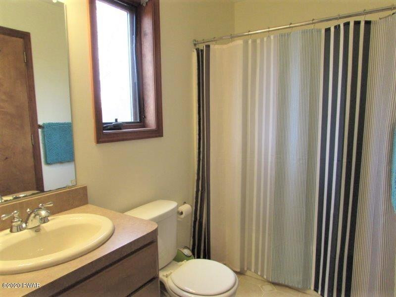 137 Roundhill Road Dingmans Ferry, PA 18328 - Photo 10 of 31