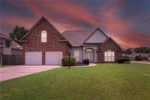 $389,000 | 500 Drake Elm Court, Madisonville, LA 70447