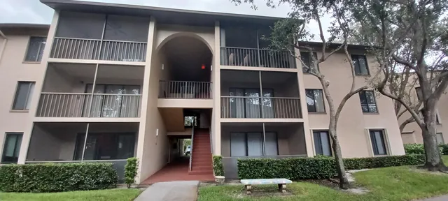 $1,975 | 205 Foxtail Drive, Unit B2, Greenacres, FL 33415
