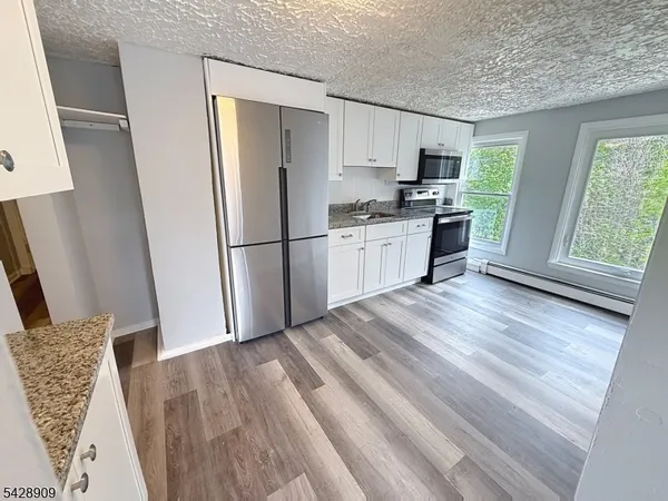 $1,850 | 174 Main Street, Unit 3R, Franklin, NJ 07416
