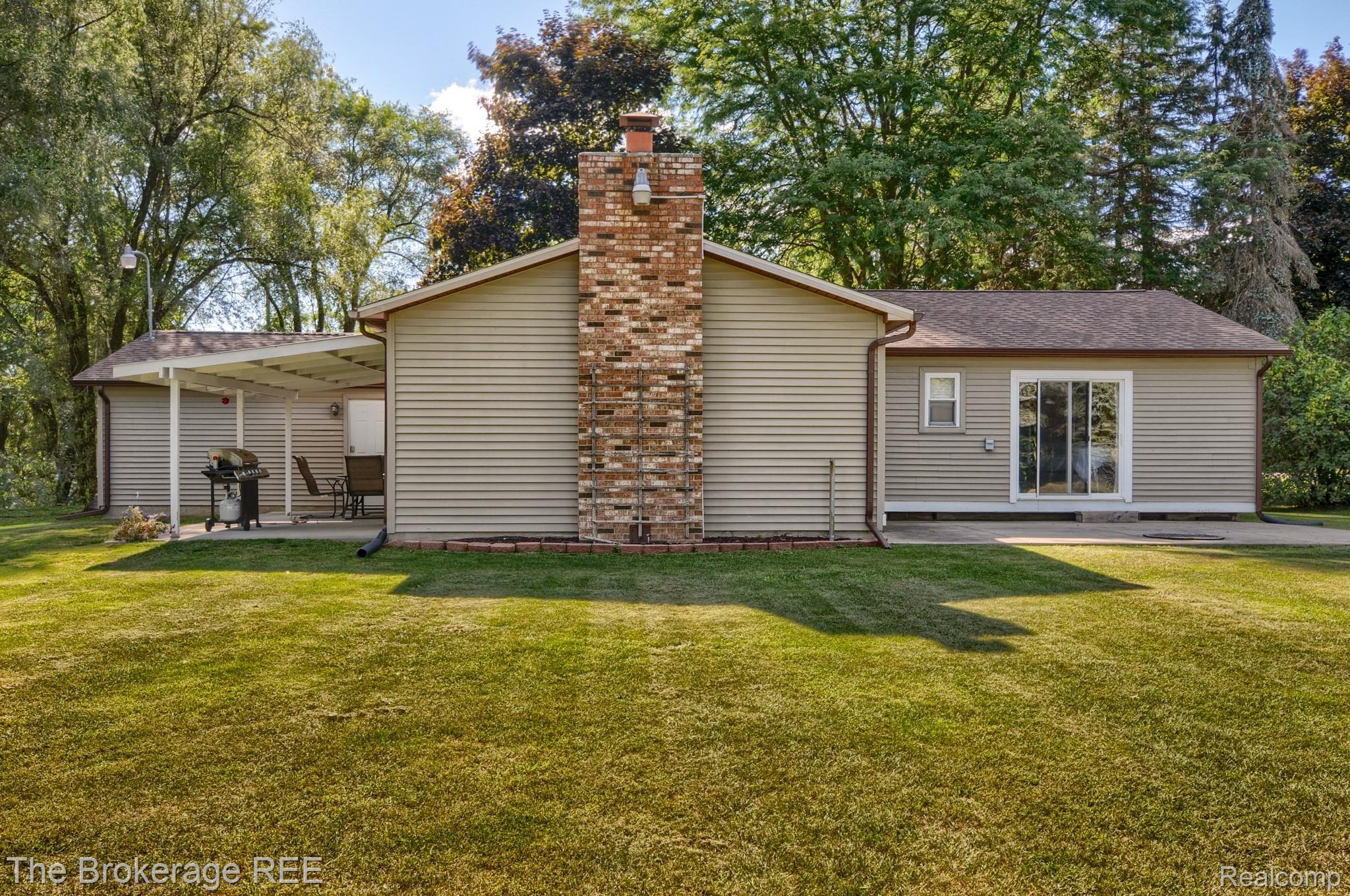 5313 Duffield Road Swartz Creek, MI 48473 - Photo 2 of 34 SD3_9029-HDR(5).jpg