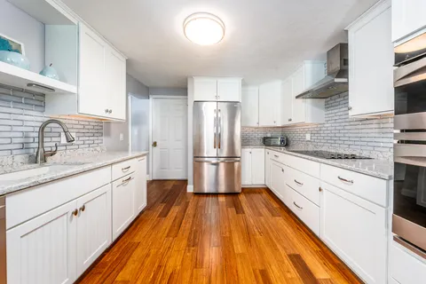 $579,000 | 21 Rolling Green Lane, Mashpee, MA 02649