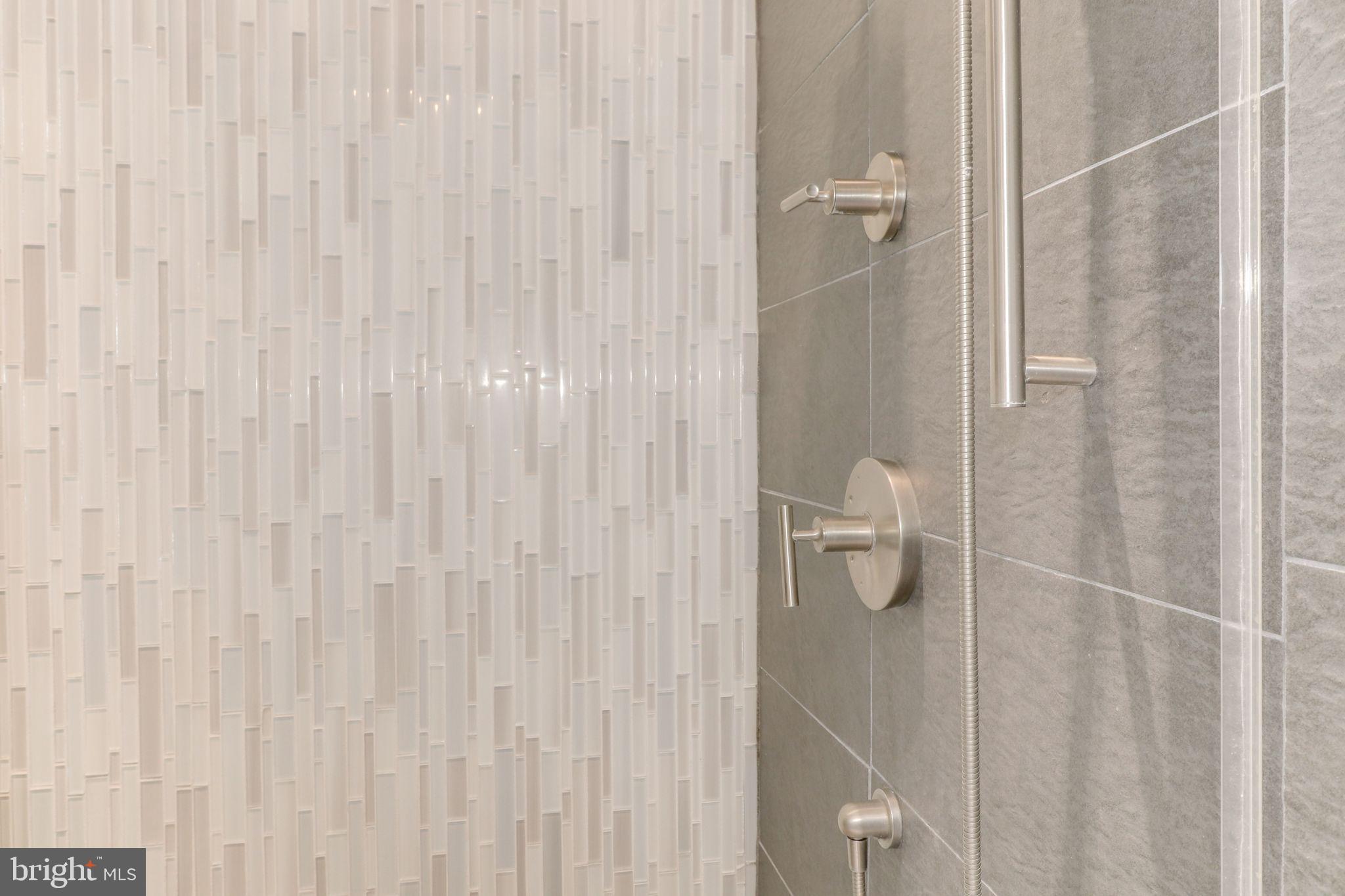 205 Springvalley Way Aston, PA 19014 - Photo 20 of 30 Main bathroom - high-end finishes