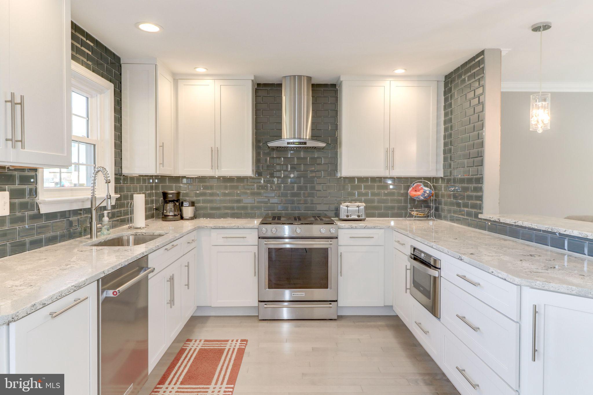 205 Springvalley Way Aston, PA 19014 - Photo 3 of 30 Modern design