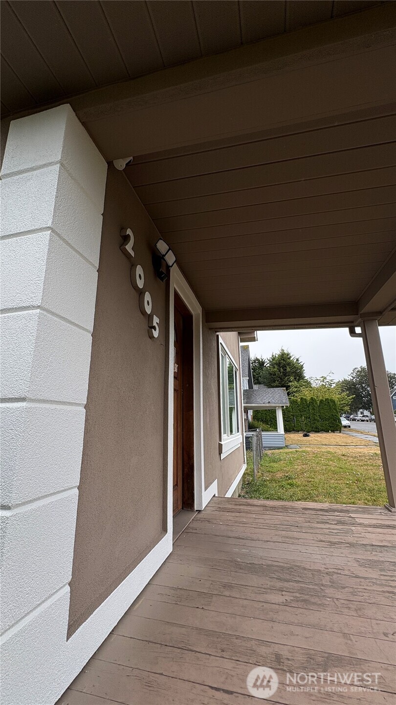 2005 Rockefeller Avenue Everett, WA 98201 - Photo 8 of 27 Gallery Image 8