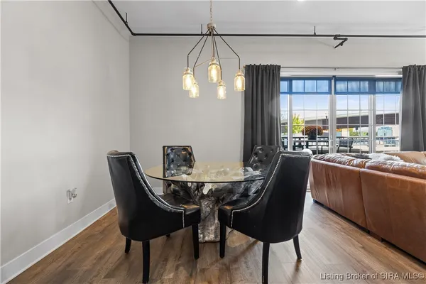 $279,900 | 210 Mulberry Street, Jeffersonville, IN 47130