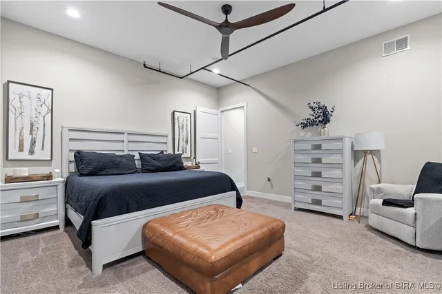 $279,900 | 210 Mulberry Street, Jeffersonville, IN 47130