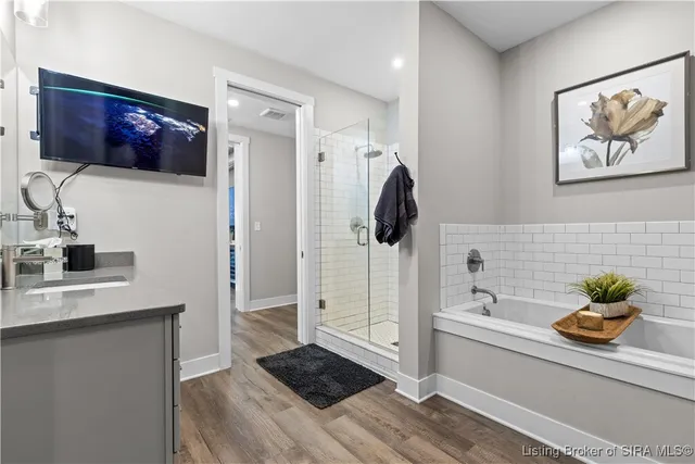 $279,900 | 210 Mulberry Street, Jeffersonville, IN 47130