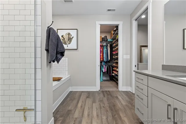 $279,900 | 210 Mulberry Street, Jeffersonville, IN 47130