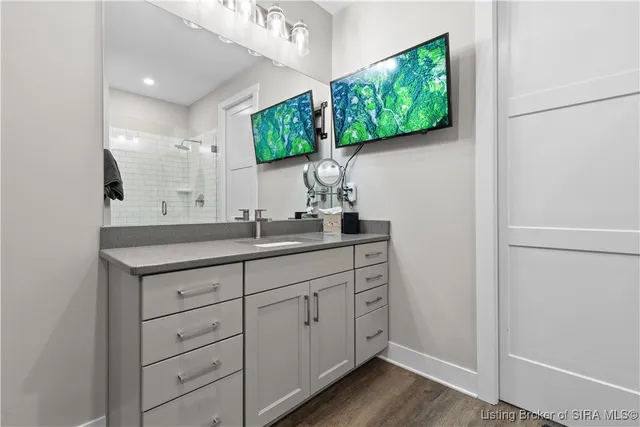 $279,900 | 210 Mulberry Street, Jeffersonville, IN 47130