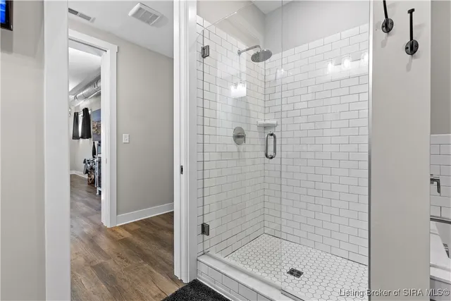 $279,900 | 210 Mulberry Street, Jeffersonville, IN 47130