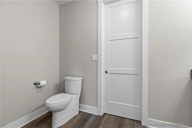 $279,900 | 210 Mulberry Street, Jeffersonville, IN 47130