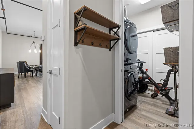 $279,900 | 210 Mulberry Street, Jeffersonville, IN 47130